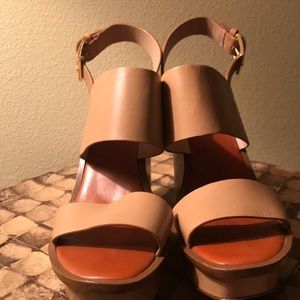 Awesome Tory Burch platform nude sandals 7
